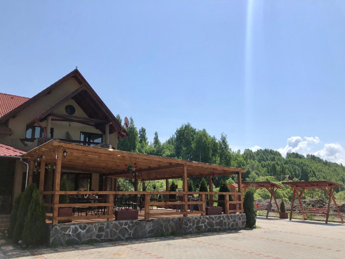 Bed and Breakfast Aranykakas étterem és panzió Sîndominic Esterno foto